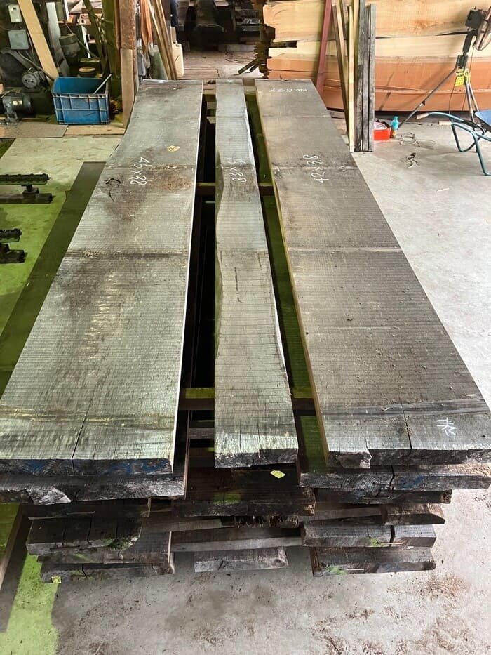 ウォールナット　無垢材