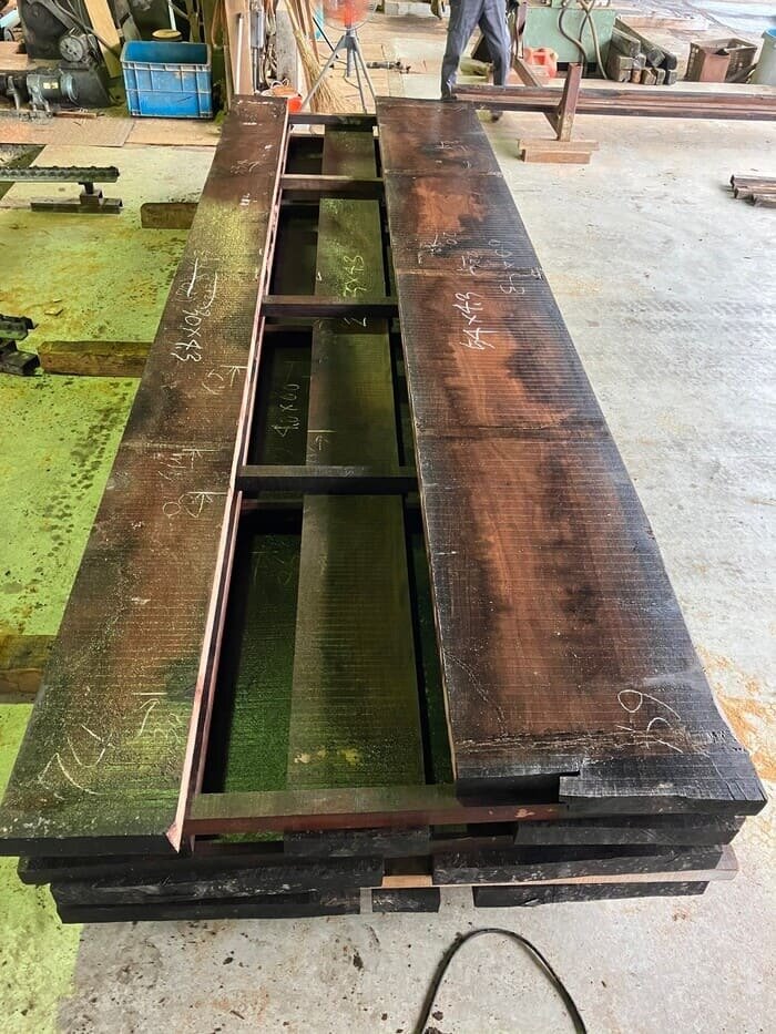 ウォールナット　無垢材