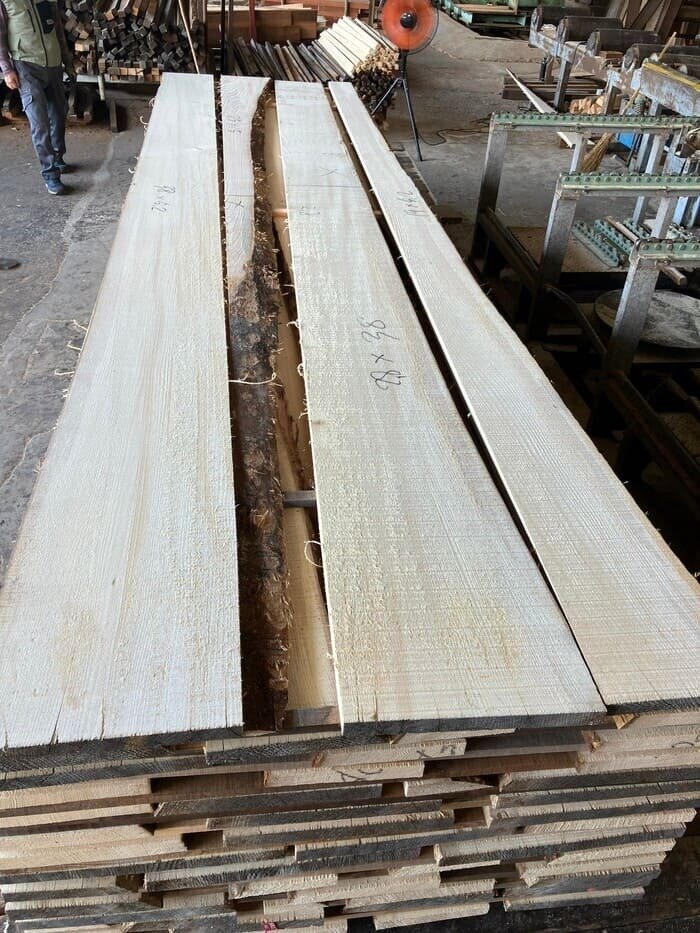 ホワイトスプルース　無垢材