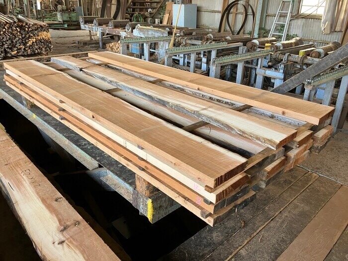 ベイスギ　無垢材