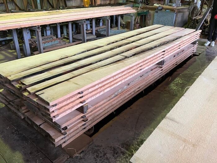 スプルース　無垢材