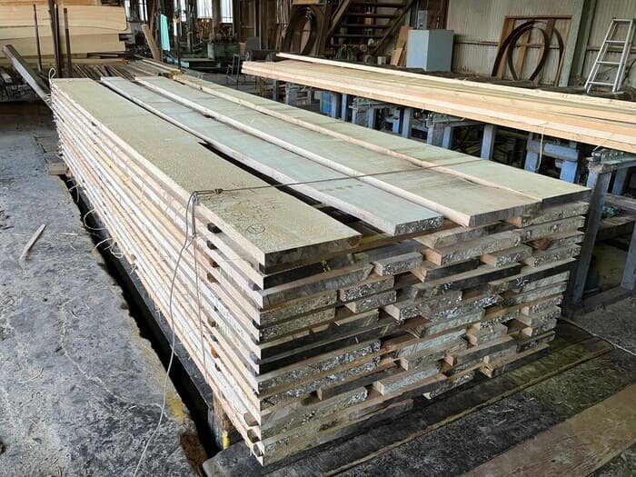 スプルース　無垢材