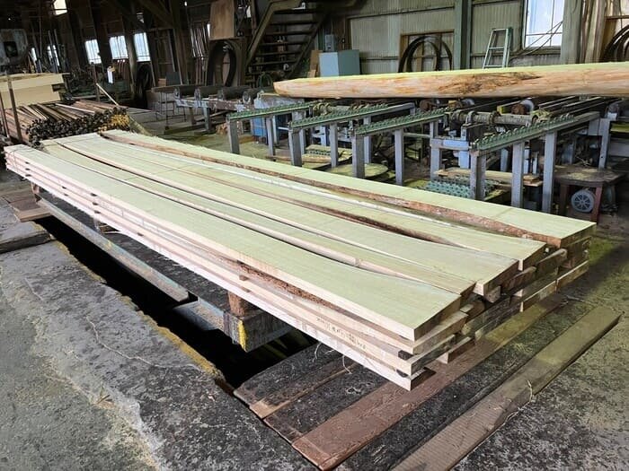 檜（ヒノキ）　無垢材