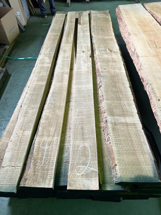 カーリーメープル