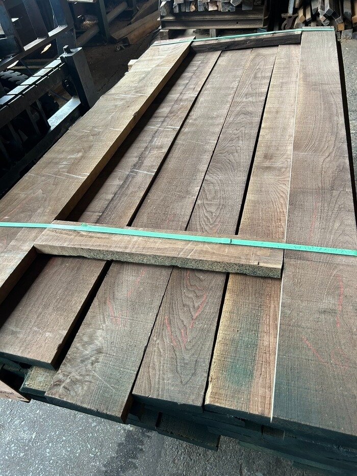 ウォールナット　無垢材