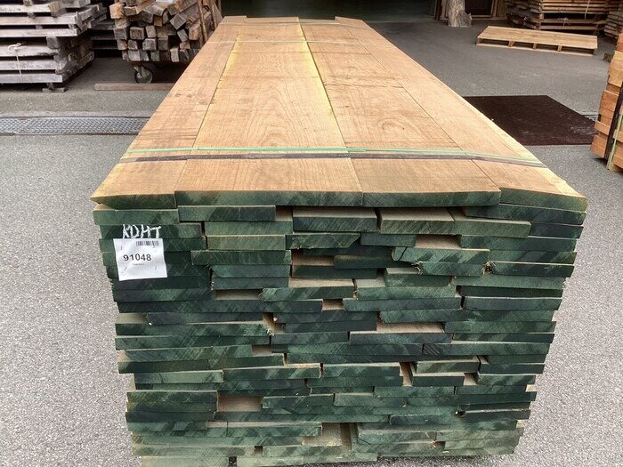 チェリー　無垢材