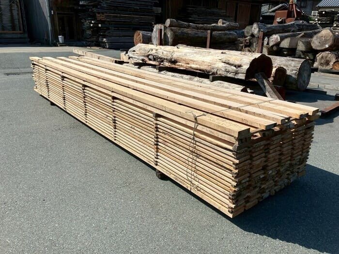 米栂（ベイツガ）　無垢材