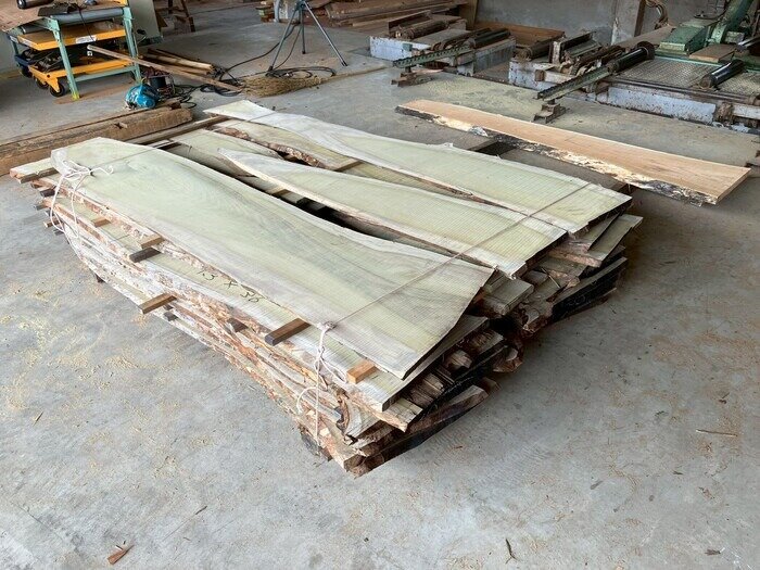 朴（ホオ）　無垢材