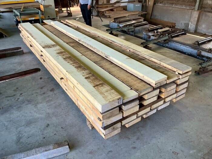 米檜葉（ベイヒバ）　無垢材