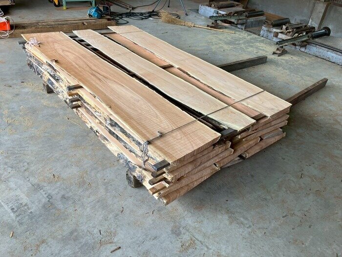 栴檀（センダン）　無垢材