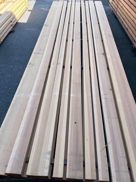 吉野杉（ヨシノスギ）　無垢材