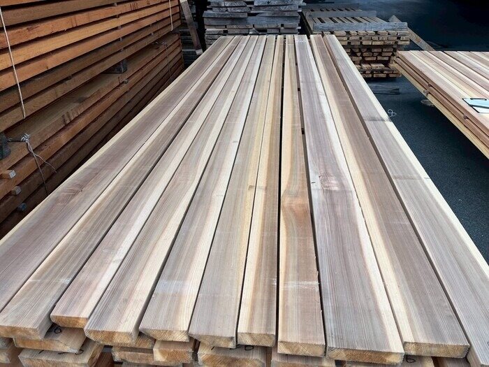 吉野杉（ヨシノスギ）　無垢材