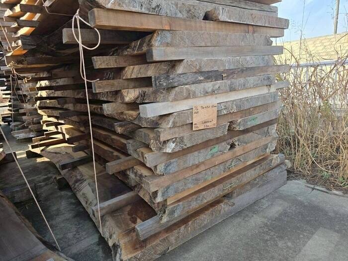 ウォールナット　無垢材