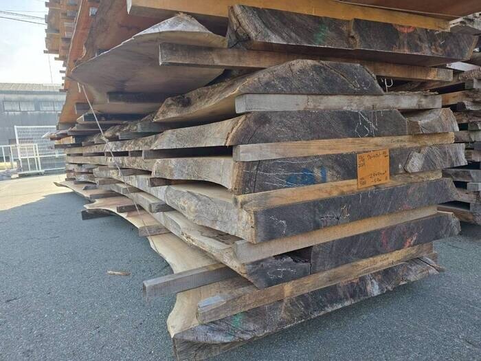 ウォールナット　無垢材