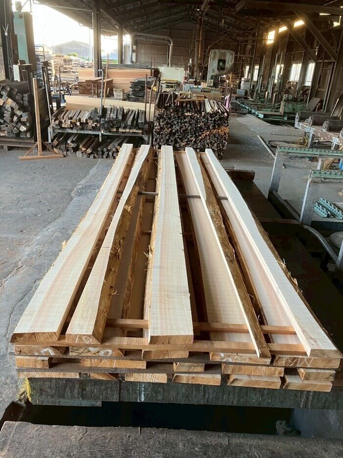 檜（ヒノキ）　無垢材