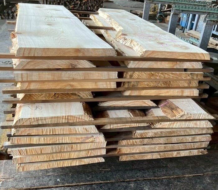 檜（ヒノキ）　無垢材