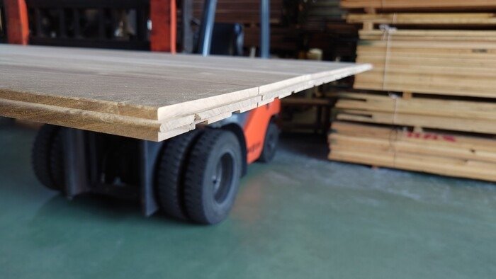 ウォールナット　無垢材