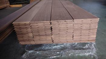 ウォールナット　無垢フローリング