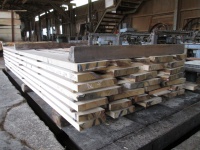 楢（ナラ）　無垢材