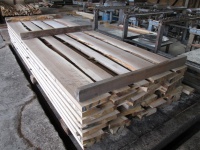 楢（ナラ）　無垢材