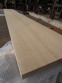 楢（ナラ）　一枚板