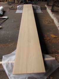 楢（ナラ）　一枚板