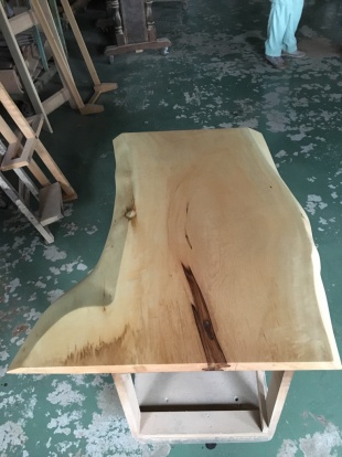 栃（トチ）　一枚板