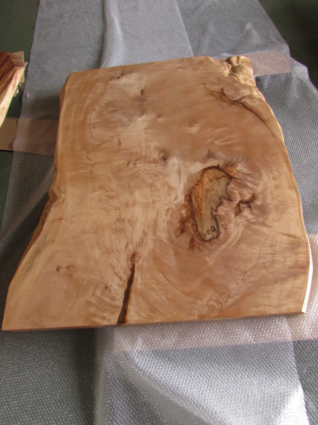 栃（トチ）　一枚板