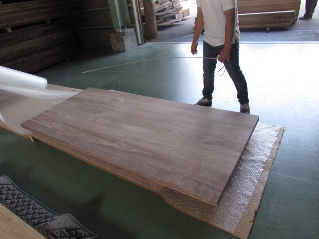 ウォールナット　一枚板