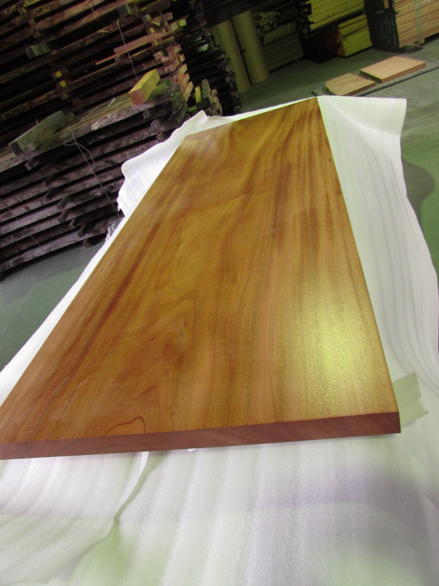 アフリカンマホガニー　一枚板