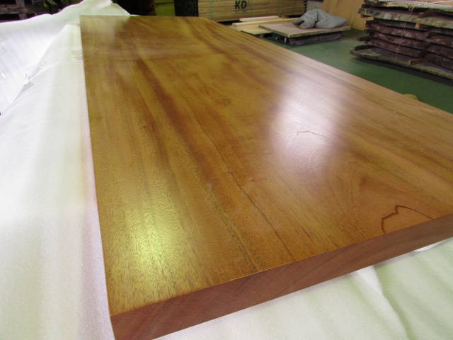 アフリカンマホガニー　一枚板