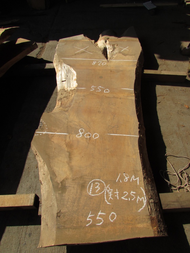 栃（トチ）　一枚板