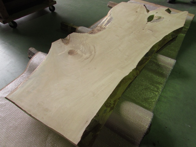 栃（トチ）　一枚板