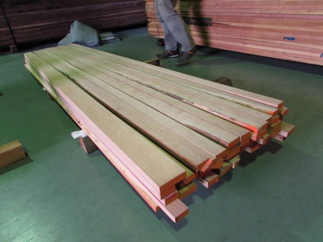 マニルカラ　無垢材