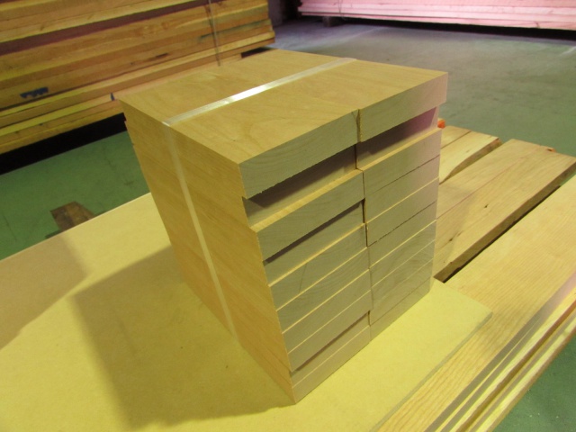 マニルカラ　無垢材