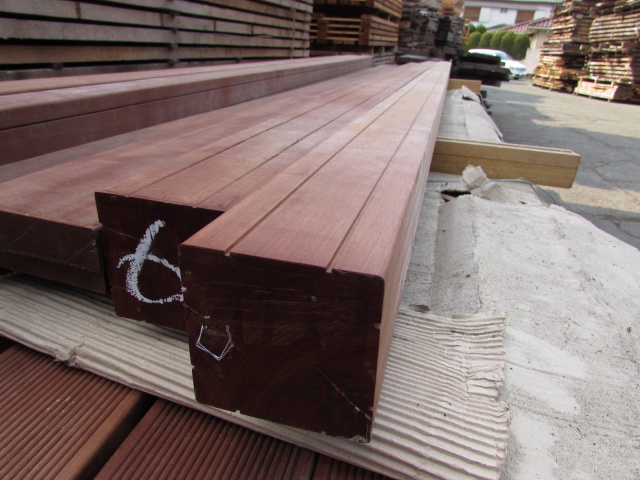 マニルカラ　無垢材