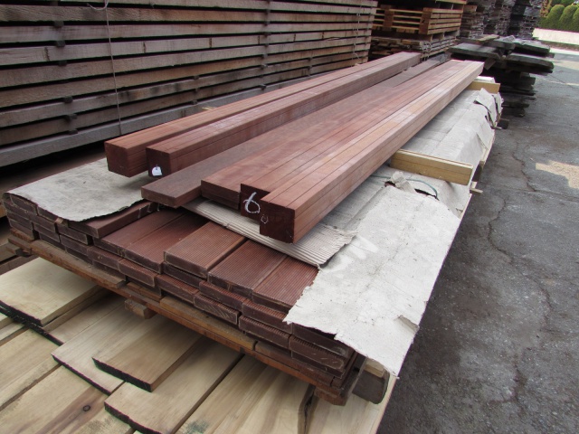 マニルカラ　無垢材