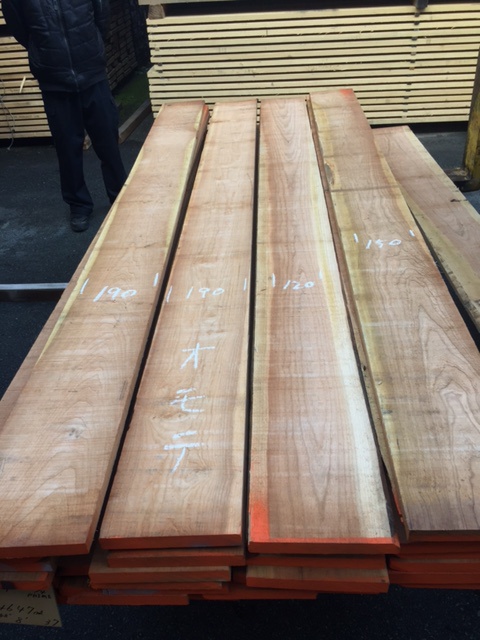 チェリー　無垢材