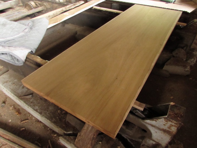 イロコ　一枚板