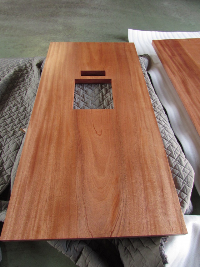 アフリカンマホガニー　一枚板