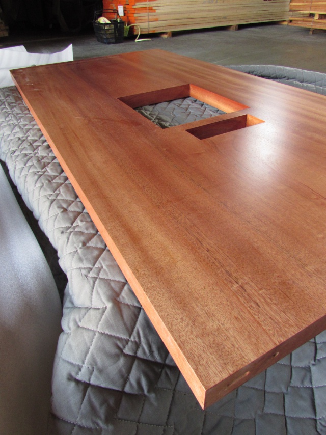 アフリカンマホガニー　一枚板