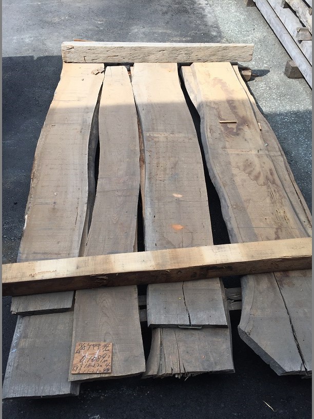 欅（ケヤキ）　無垢材