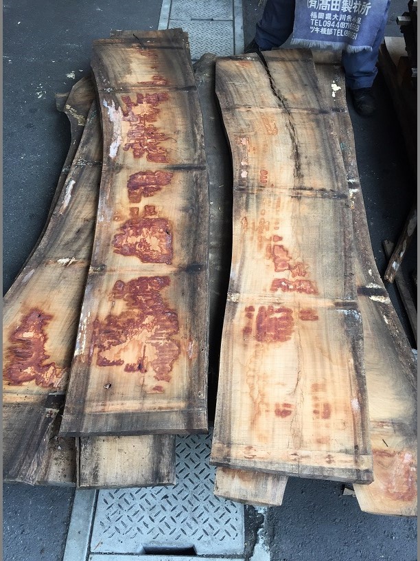 欅（ケヤキ）　無垢材