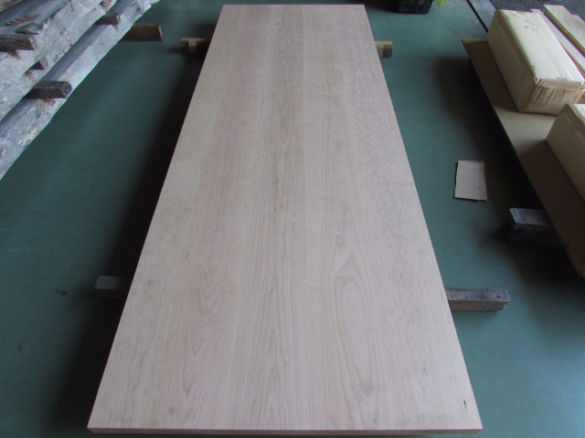 チェリー　無垢材