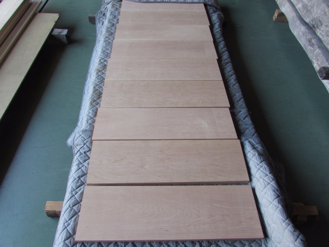 チェリー　無垢材