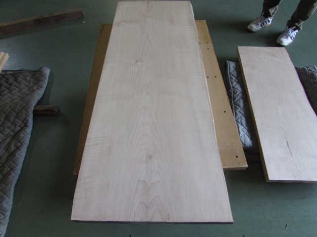 カーリーメープル　一枚板