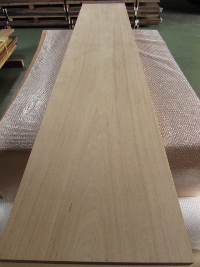 楢（ナラ）　一枚板