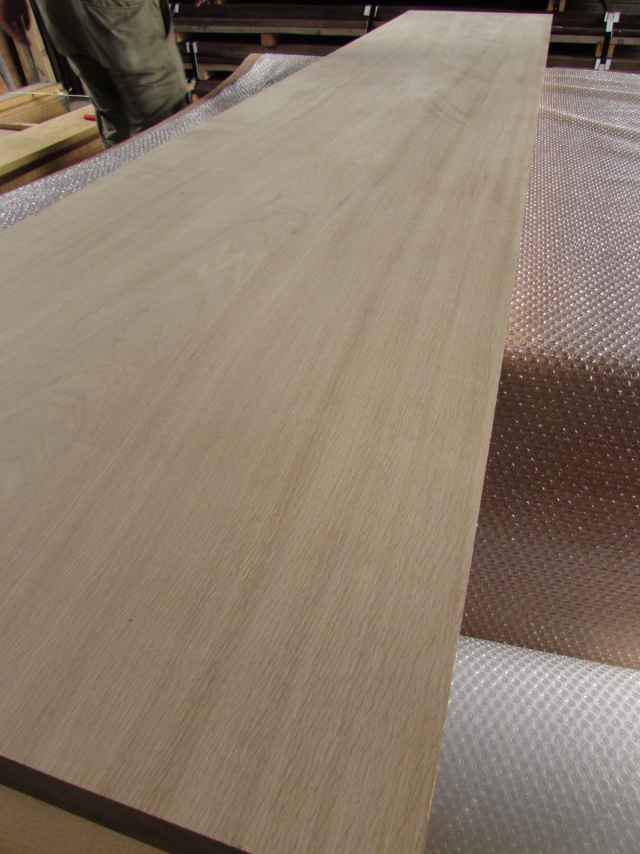 楢（ナラ）　一枚板