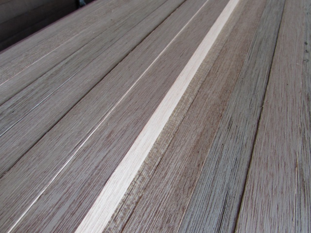 ホワイトセラヤ　無垢材