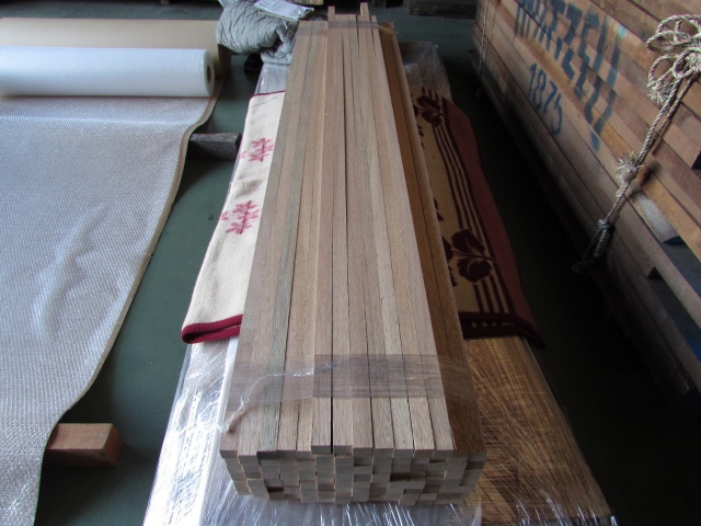 ホワイトセラヤ　無垢材